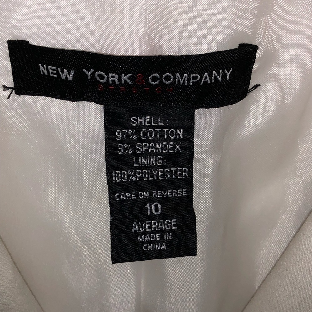 White two button blazer. Size 10. - Picture 2 of 2